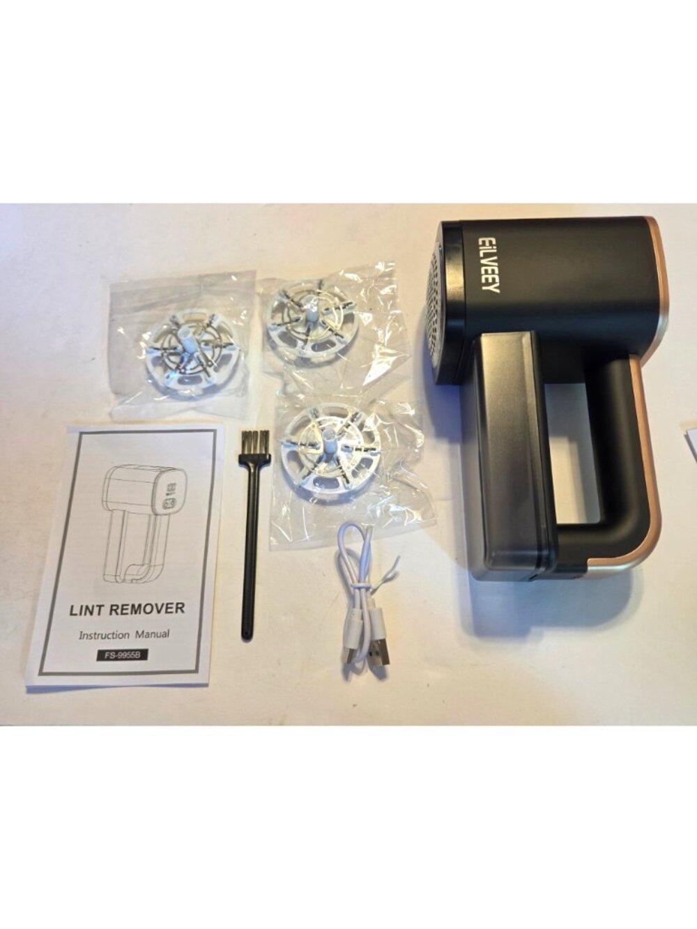 Eilveey Rechargeable Lint Remover 6-Blade Head & LED Display Clothes & Furniture - Picture 4 of 13